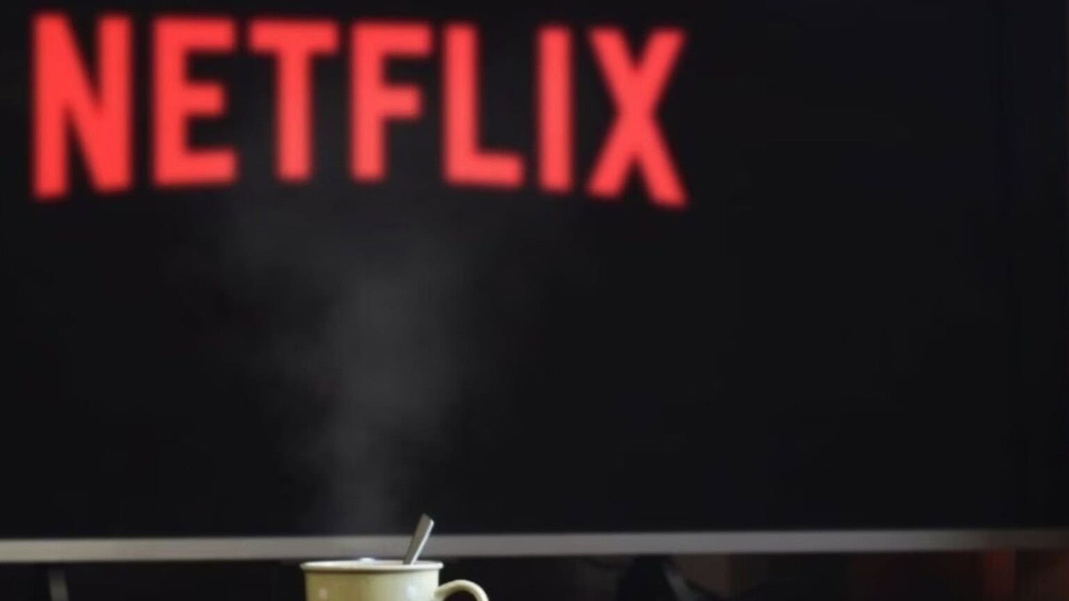 Netflix addio piano base senza pubblicità
