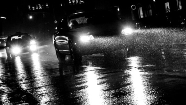 Un fenomeno comune e spesso sottovalutato, quello dell'acquaplaning