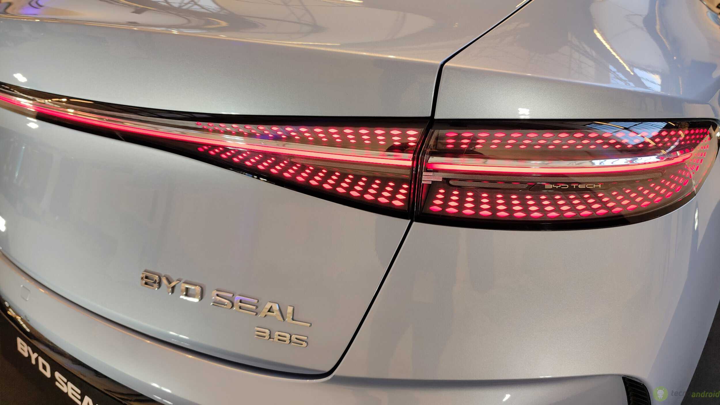 BYD Seal arriva in Italia: nuovi standard per l'elettrico del segmento D