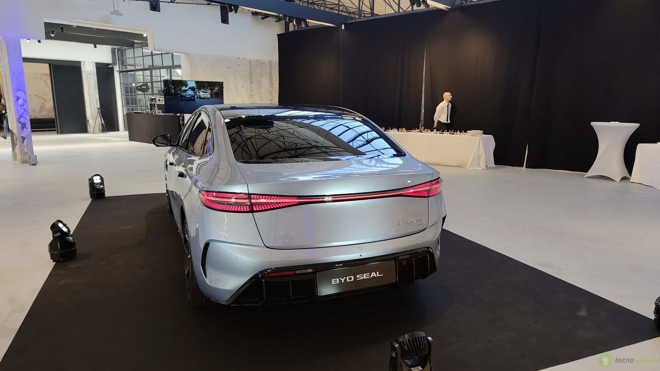 BYD Seal arriva in Italia: nuovi standard per l'elettrico del segmento D