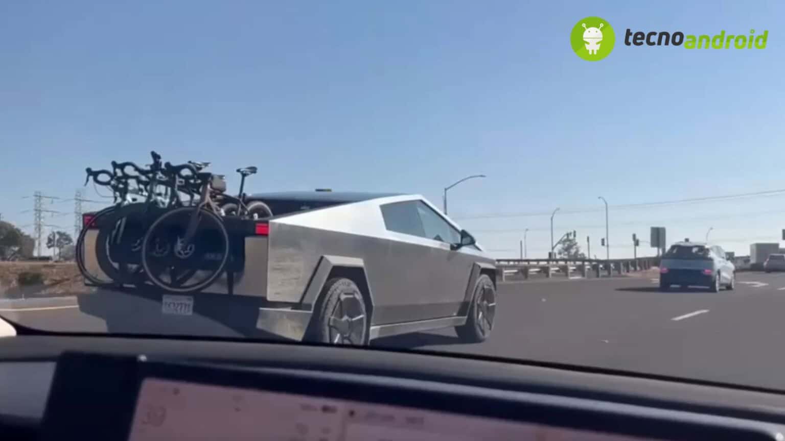 Cybertruck tesla capacità biciclette