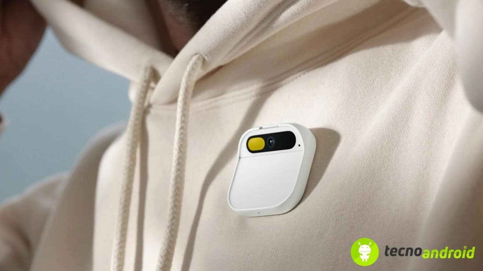 Human Ai Pin intelligenza artificiale
