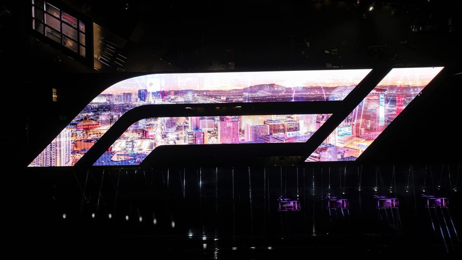 Las Vegas illuminata dal logo della Formula 1 da Samsung