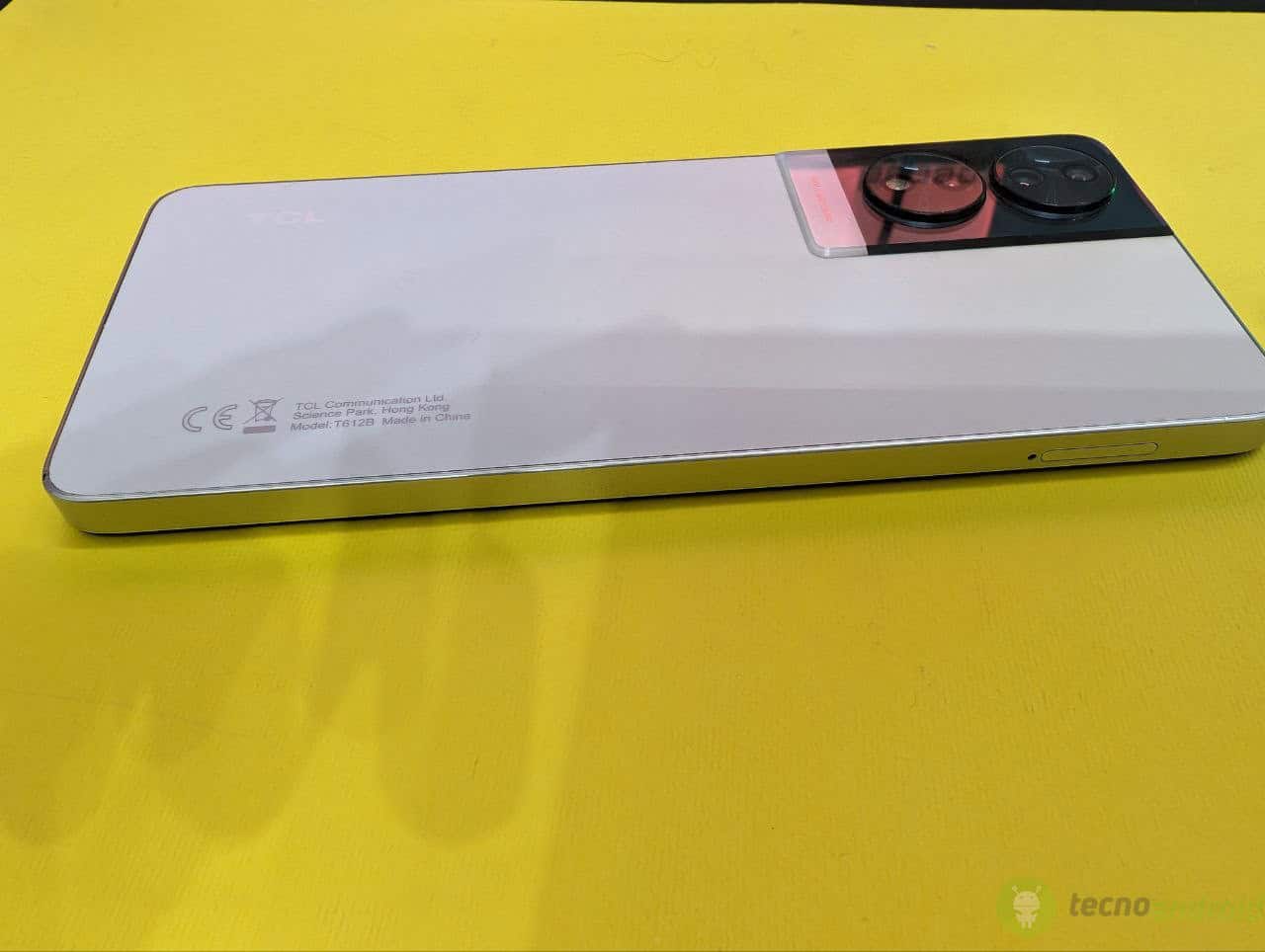 TCL 40 (5)
