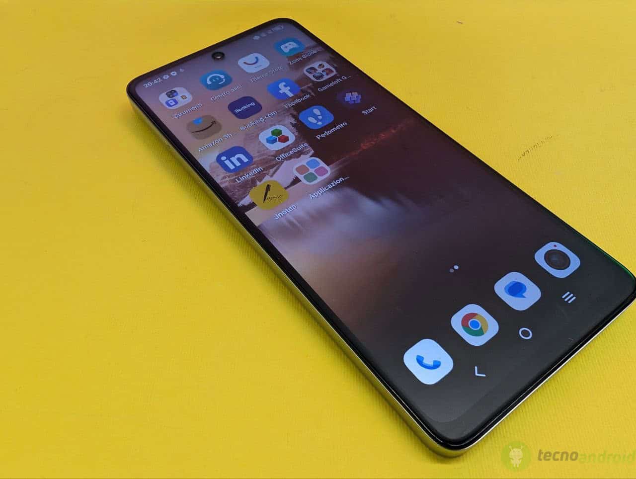 TCL 40 (7)