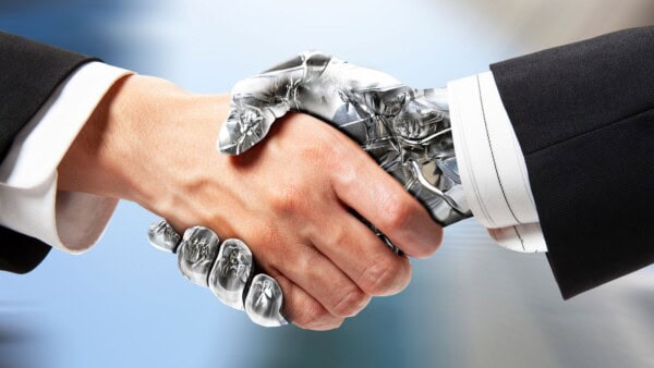 Robot uccide un operaio scambiandolo per una scatola