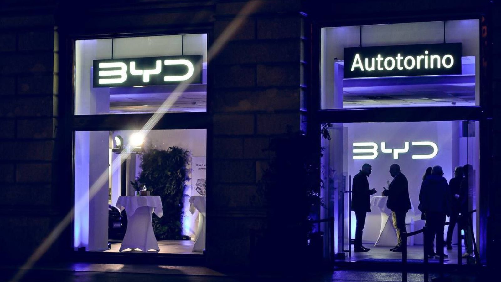 BYD, in collaborazione con Autotorino, apre lo store a Milano