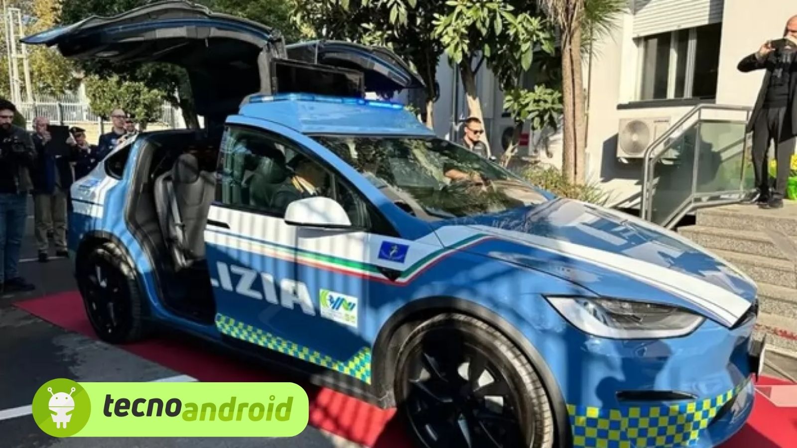 La polizia italiana testa per la prima volta una Tesla Model X