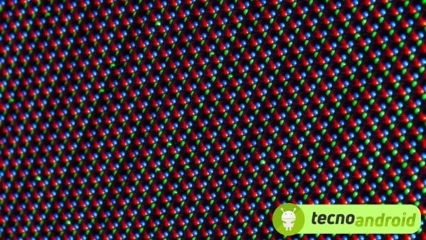 Scopri le differenze tra display LCD e LED