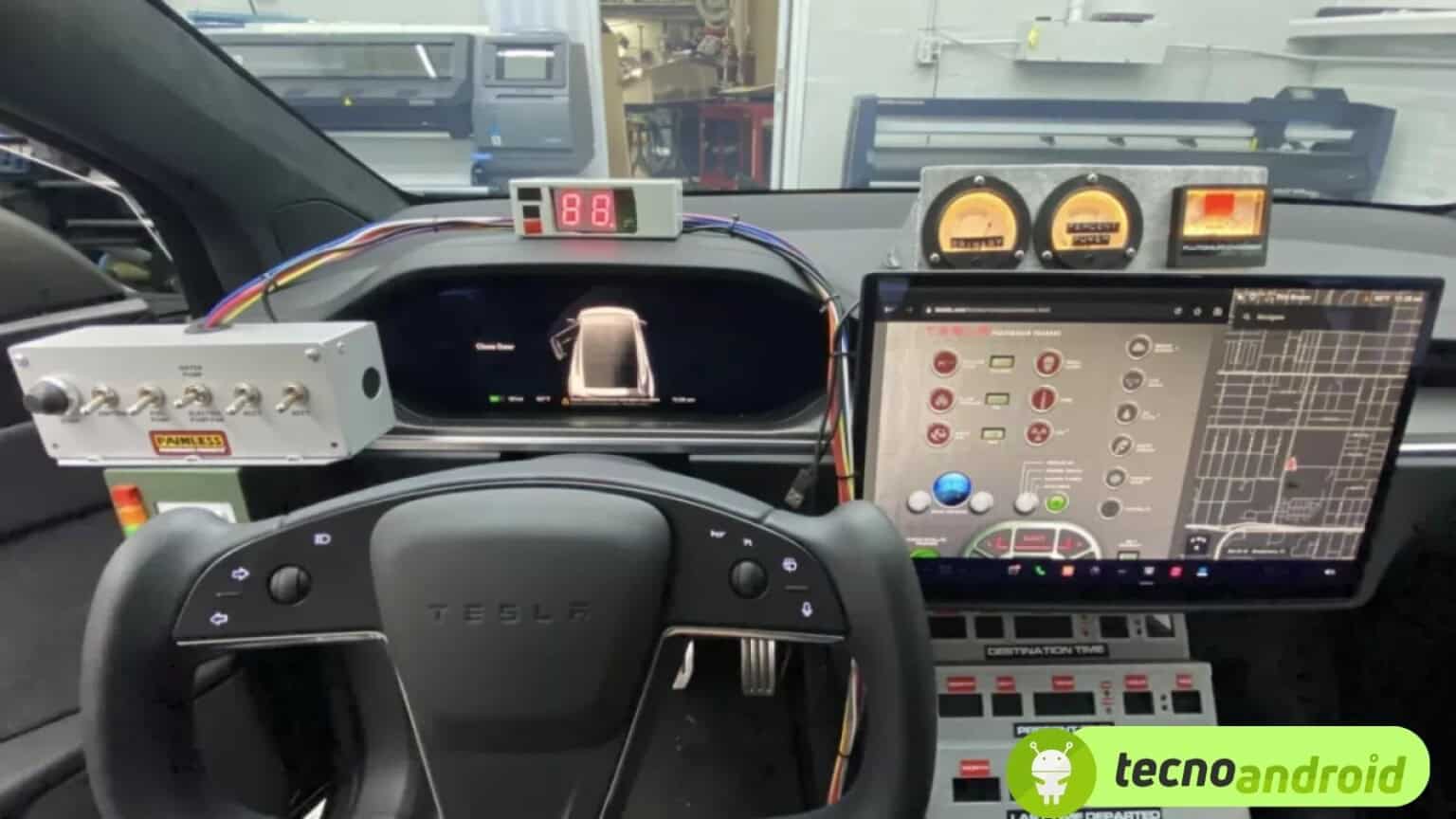 Tesla Model X: lascia fuoco sull’asfalto come in “Ritorno al Futuro”