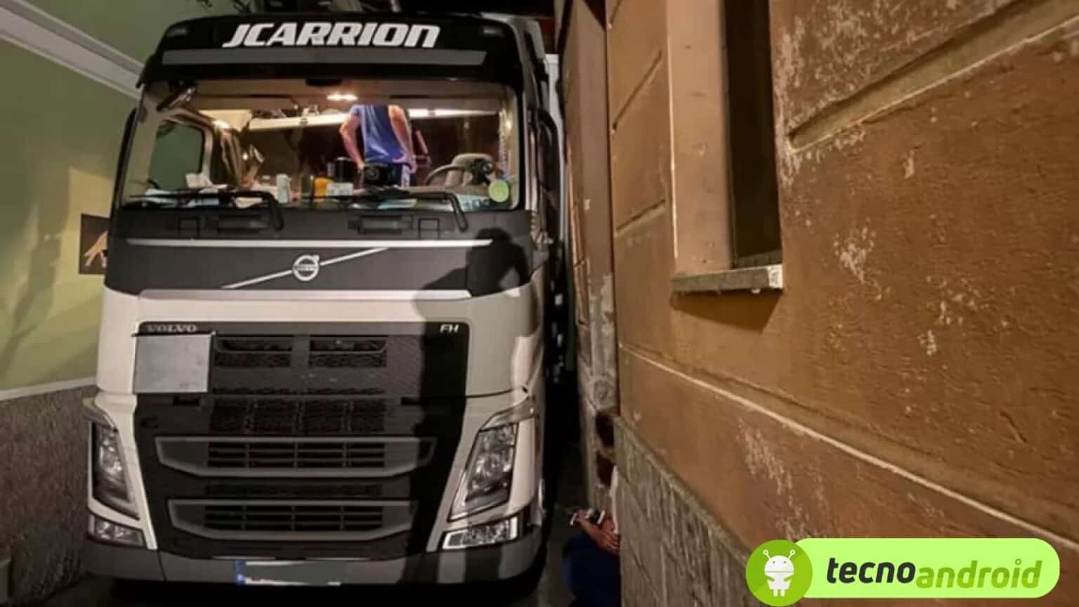 12 TIR incastrati a Savona: colpa dei navigatori non aggiornati