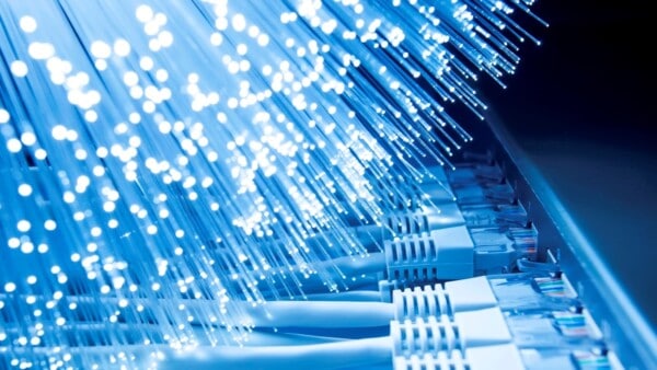 L'Università dell'Aquila contribuisce a raddoppiare il record precedente, aprendo nuovi orizzonti per le reti di comunicazione ad altissima capacità