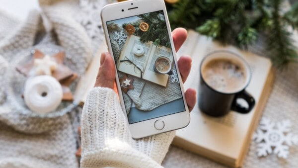 Festeggia le vacanze con l'opzione Giga Illimitati 5G di TIM, un regalo di connessione per un Natale senza pensieri.