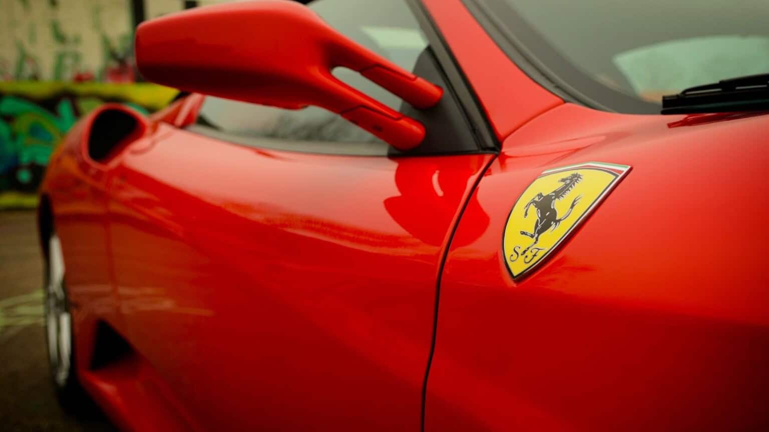 Ferrari: scoperta la vettura che sostituirà la 812