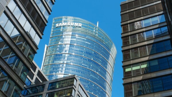 Samsung, si dimostra molto veloce negli aggiornamenti