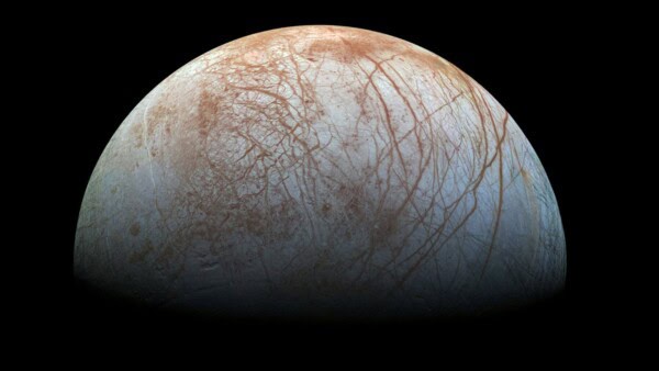 Alla ricerca del Gigante Celeste: qual è il pianeta più grande mai scoperto?