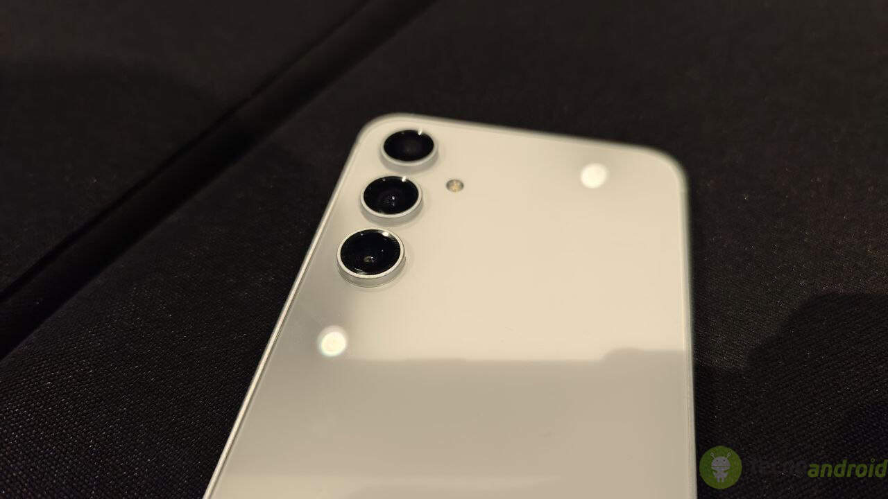 Samsung Galaxy S23 FE è disponibile in Italia: ecco il prezzo Samsung Galaxy S23 FE è disponibile in Italia: ecco il prezzo