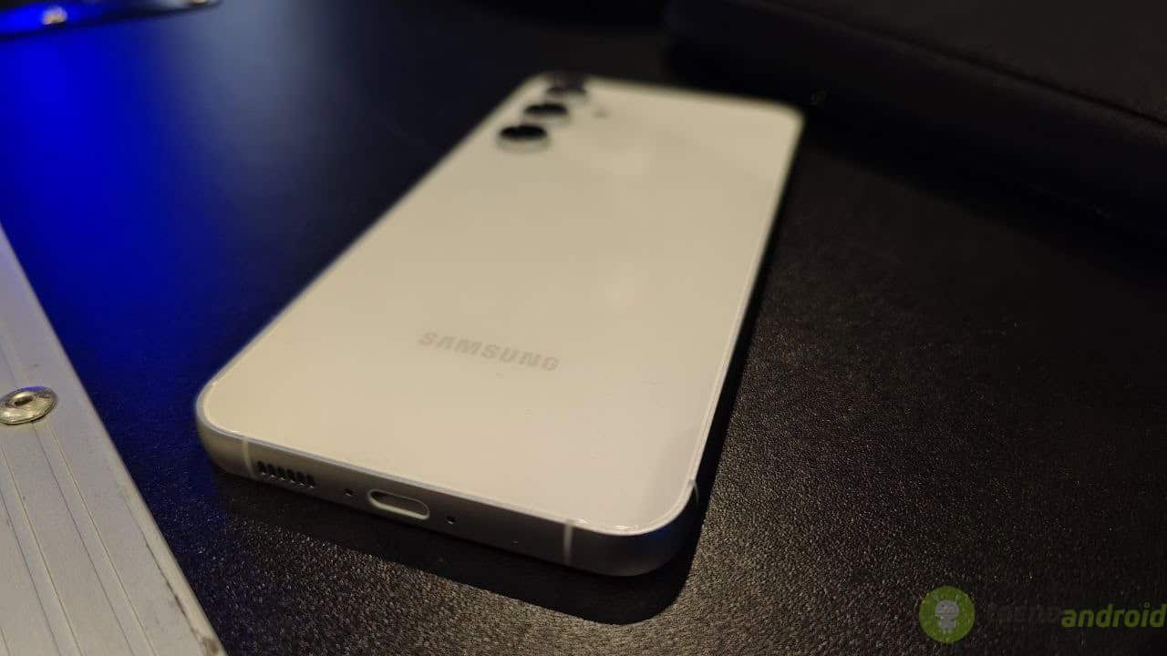 Samsung Galaxy S23 FE è disponibile in Italia: ecco il prezzo Samsung Galaxy S23 FE è disponibile in Italia: ecco il prezzo