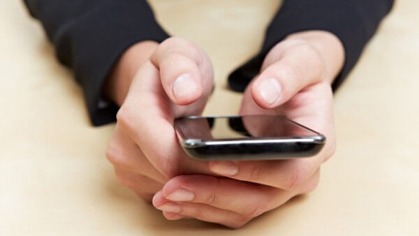 Gli smartphone ascoltano le nostre conversazioni?