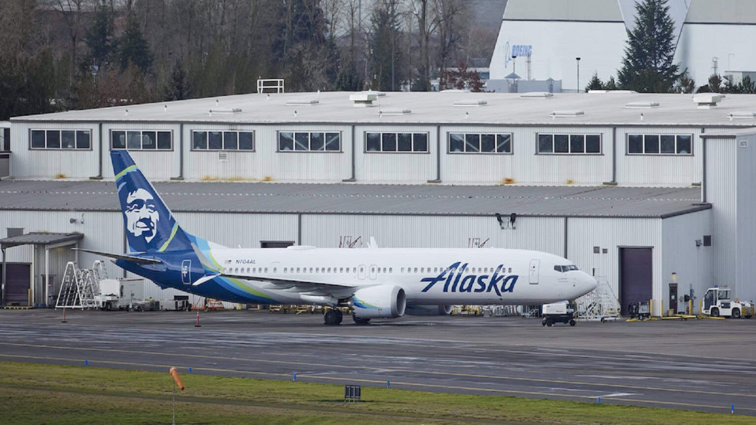 Boeing 737 Max incidente 4 viti allentate