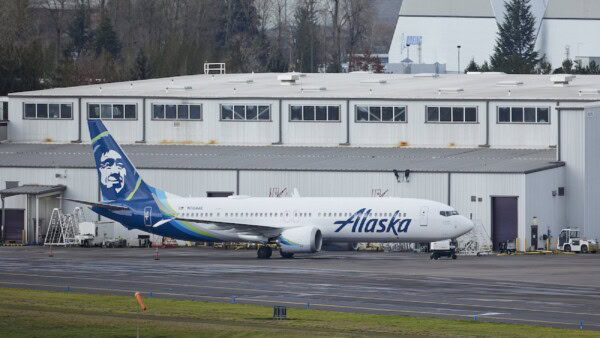 Boeing 737 Max incidente 4 viti allentate