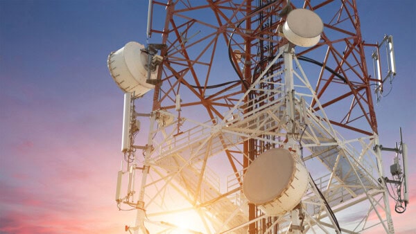 Le strategie di Tim, Vodafone e WindTre nell'ottica di ridefinire il mercato mobile italiano.