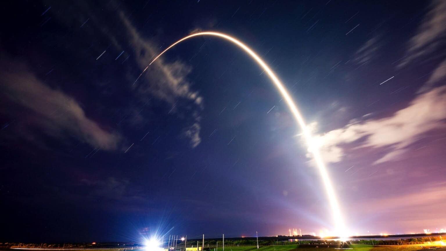 Starlink Direct to Cell, SpaceX lancia i primi satelliti nello spazio
