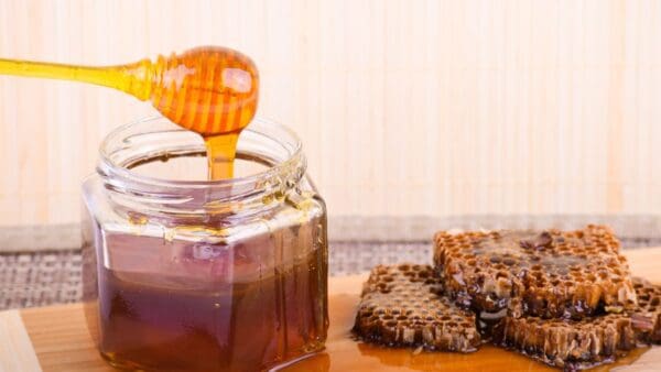 Miele, alimento che non conosce scadenza
