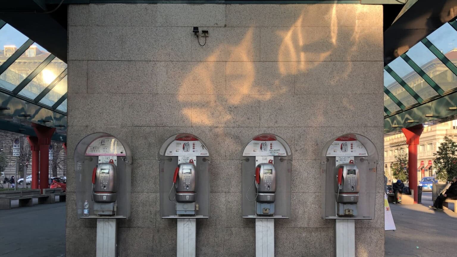 Le vecchie cabine telefoniche.