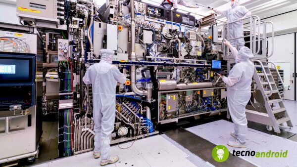 AMSL non venderà più macchine per Litografia DUV in Cina