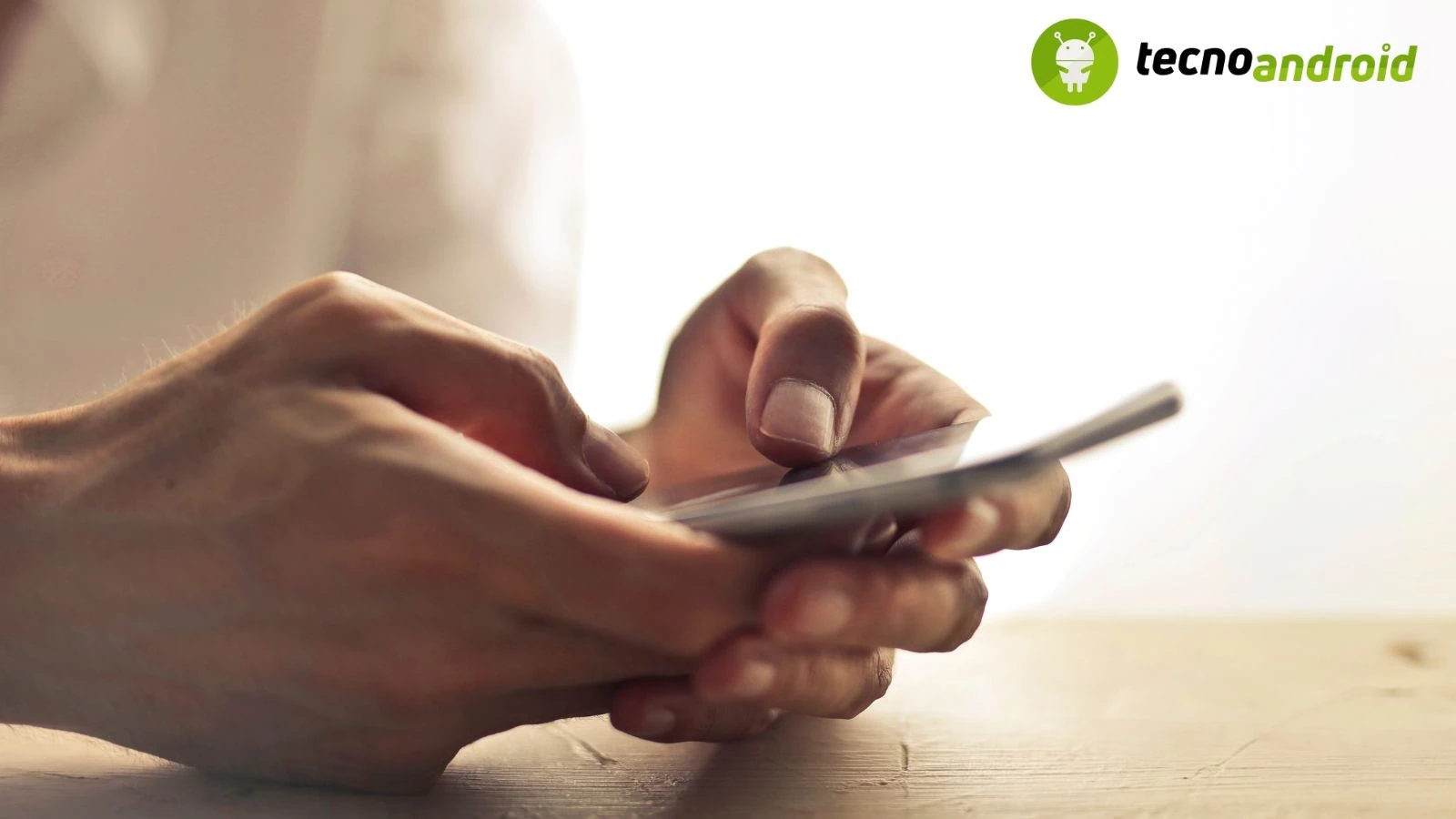 Gli smartphone ci ascoltano: svelato finalmente il mistero