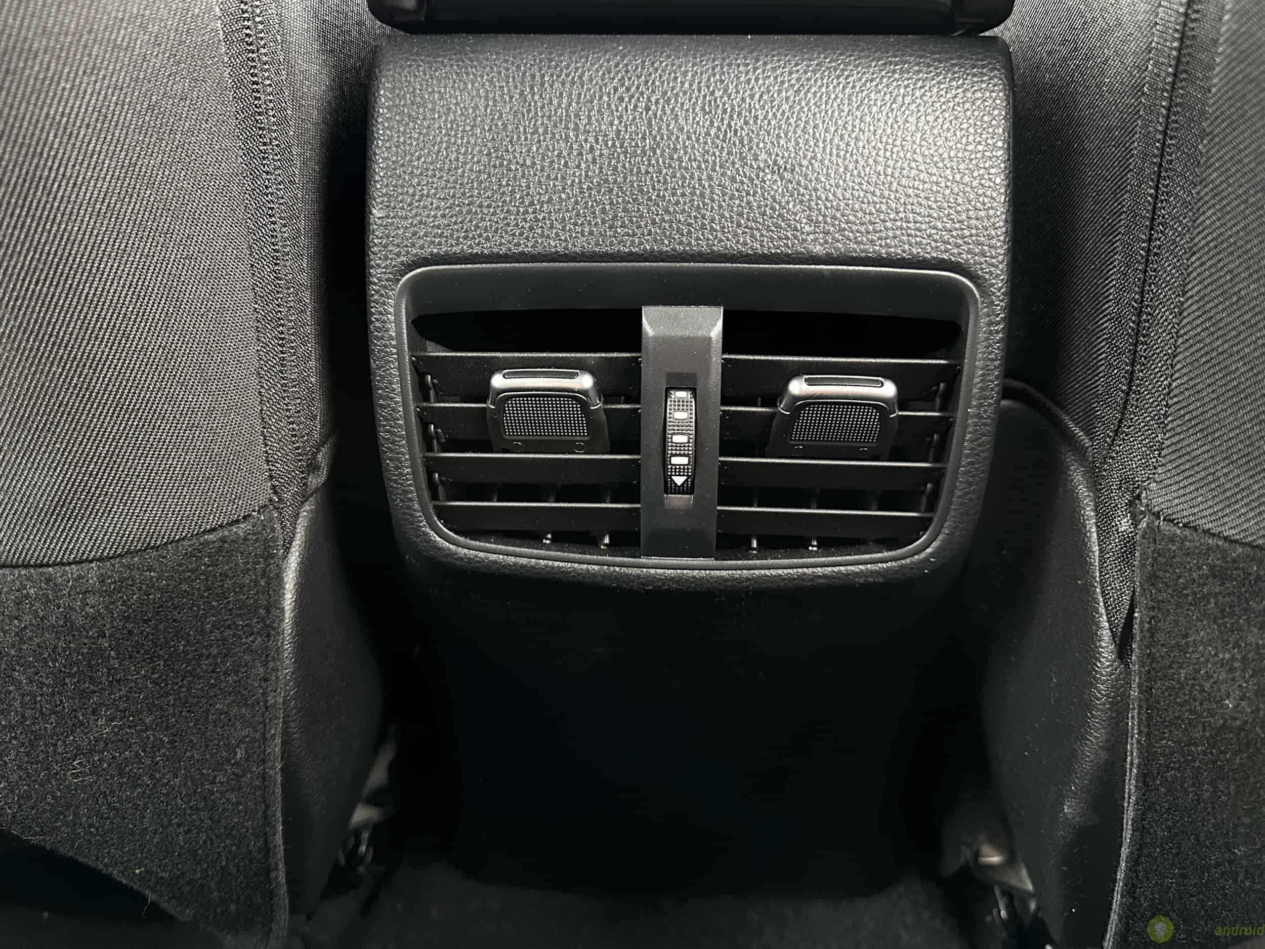 Suzuki Swace (9)