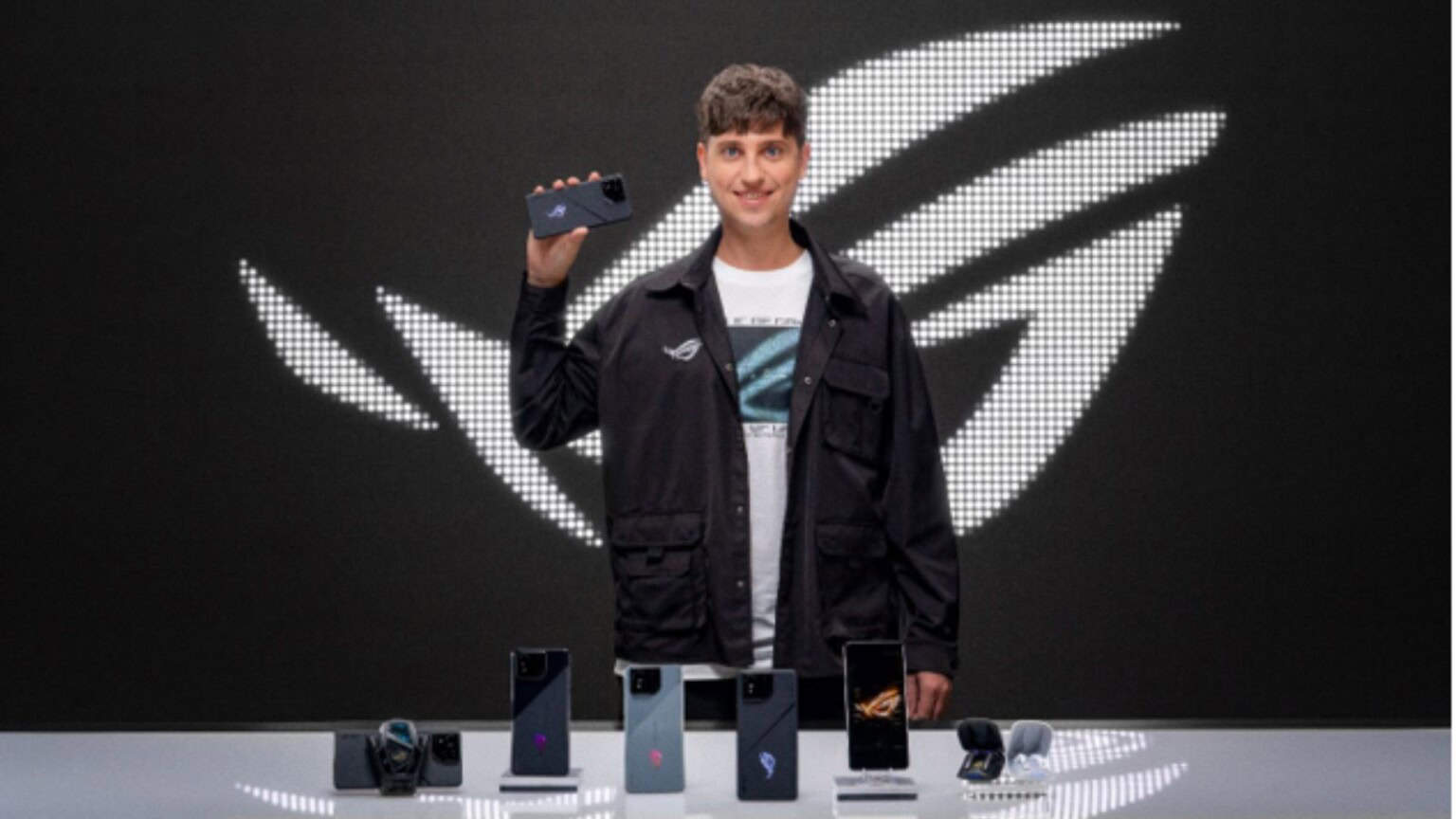 Asus Rog 8 ufficiale: ecco tutte le specifiche tecniche