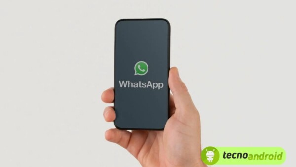WhatsApp: con un trucco si può non risultare online