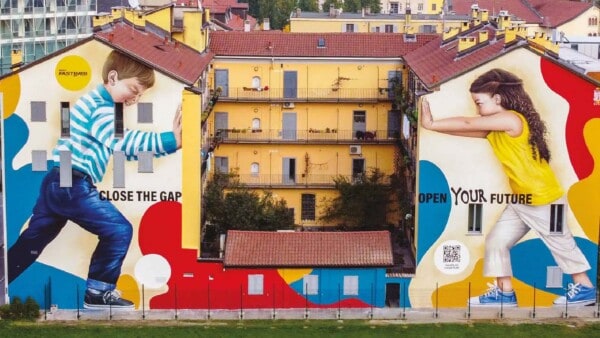 Il significato dietro il murales di Fastweb realizzato da Rosk, un messaggio di pace e inclusione