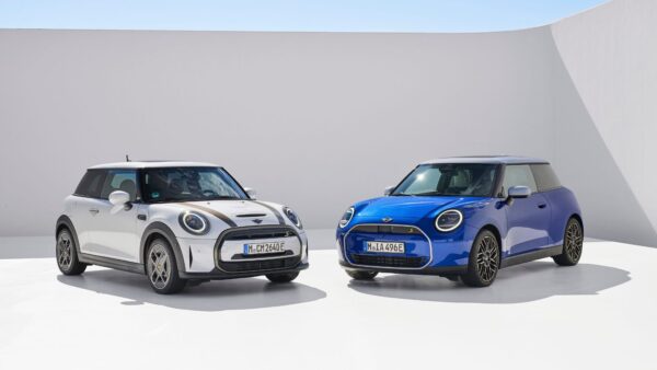 La nuova versione a benzina della MINI Cooper