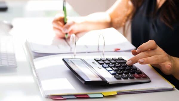 Attualmente non ci sono troppi gestori che riescono a tenere ben salda la situazione tra le mani, siccome la concorrenza incombe. Proprio per questa motivazione qui, diversi operatori hanno deciso di passare al contrattacco, lanciando le loro offerte migliori già diverse settimane fa. Nel mondo dei virtuali ogni giorno le varie fazioni si sfidano, in modo da portare dalla loro parte un gran numero di nuovi utenti bilanciando quelli che scapperanno via. Non può passare in secondo piano chiaramente il nome di uno dei migliori in assoluto, ovvero CoopVoce. Canone RAI e BOLLO auto, gli unici modi per NON pagare mai