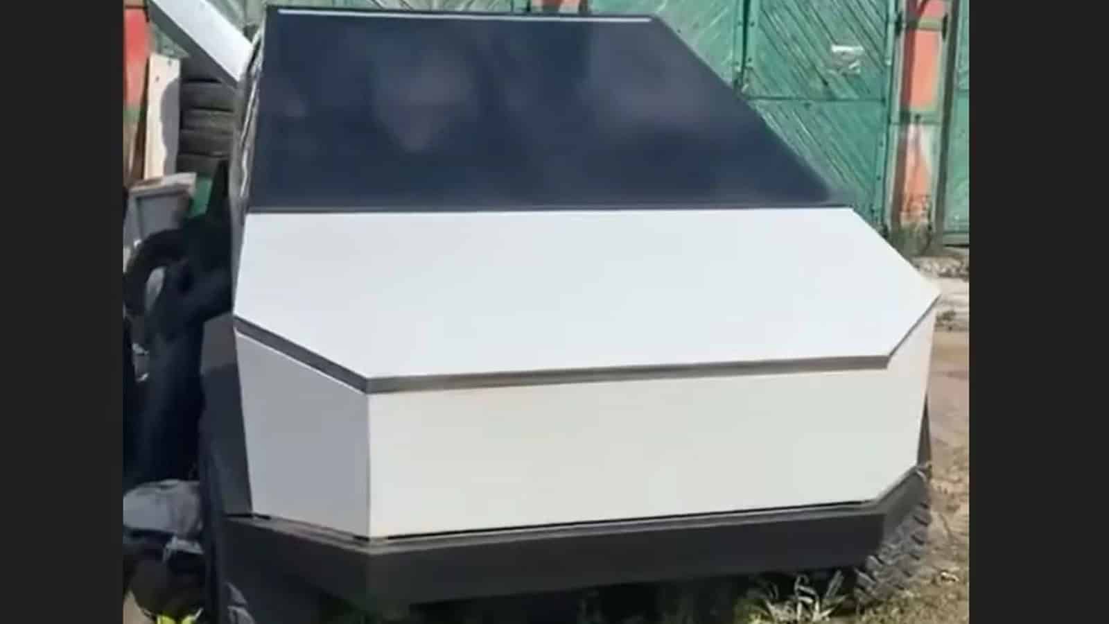 Tesla Cybertruck: un’edizione ridotta e radiante spunta in Ucraina