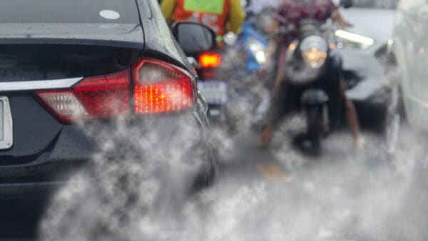 Etiopia, vietato il transito delle auto a combustione