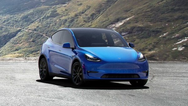 Tesla richiama i suoi veicoli per le spie presenti sul cruscotto