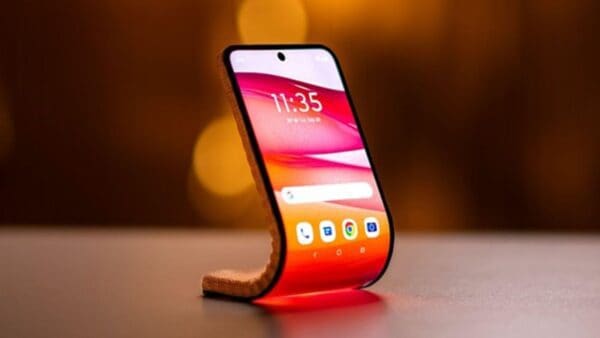Smartphone adattivo arriva il nuovo dispositivo pieghevole