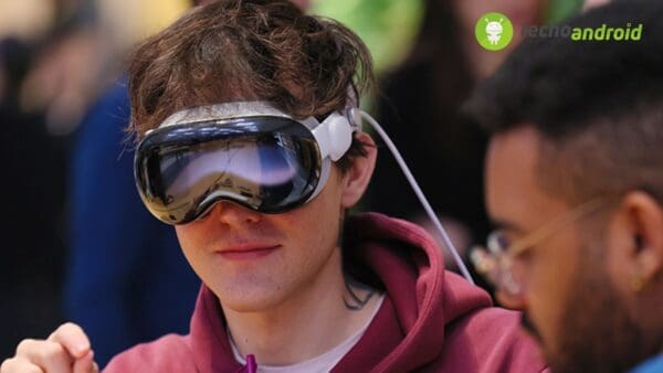 Apple Vision Pro, utenti delusi: nessun contenuto per adulti