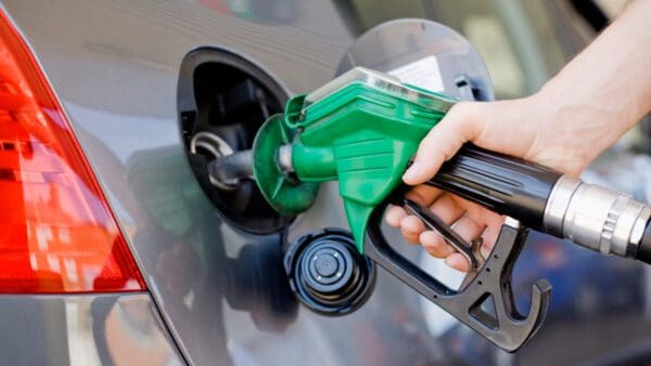 Analisi approfondita delle variazioni settimanali nel costo dei carburanti