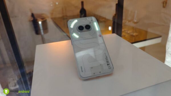 Nothing Phone (2a): ecco il design ufficiale al MWC 2024