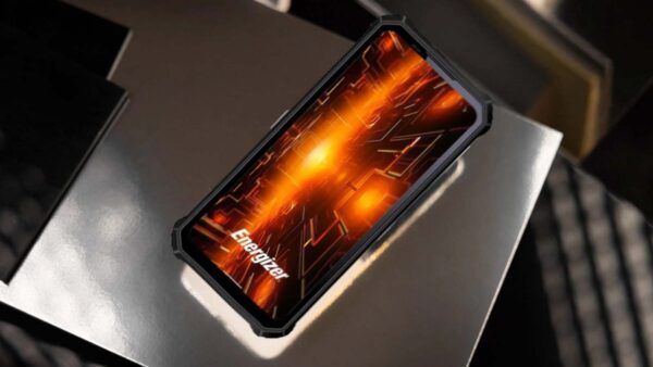 Il design robusto del P28K Energizer sotto la lente dell'esame