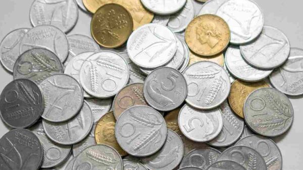 Tra le vecchie lire e i gettoni telefonici quali valgono di più?