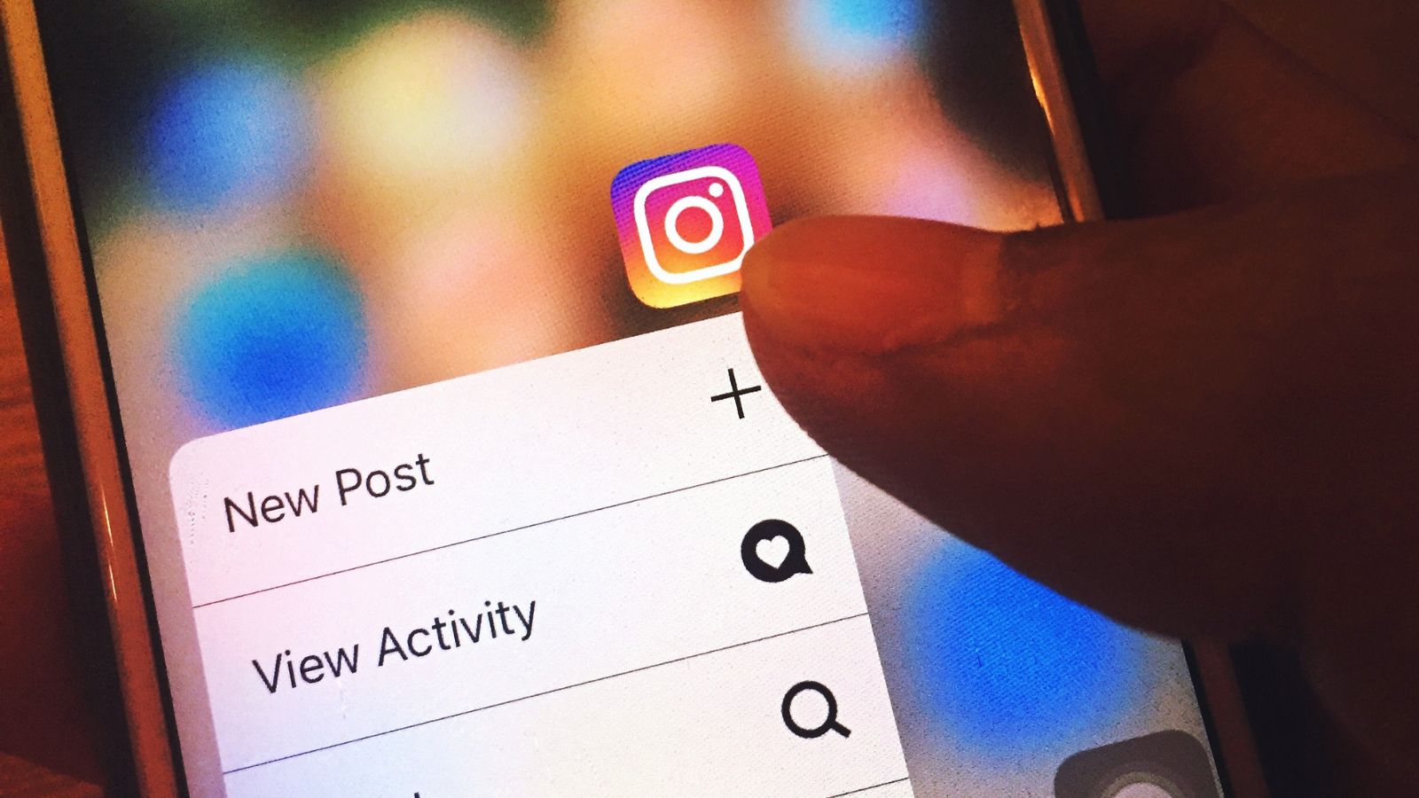 Instagram: arriva una funzione per localizzare i contatti