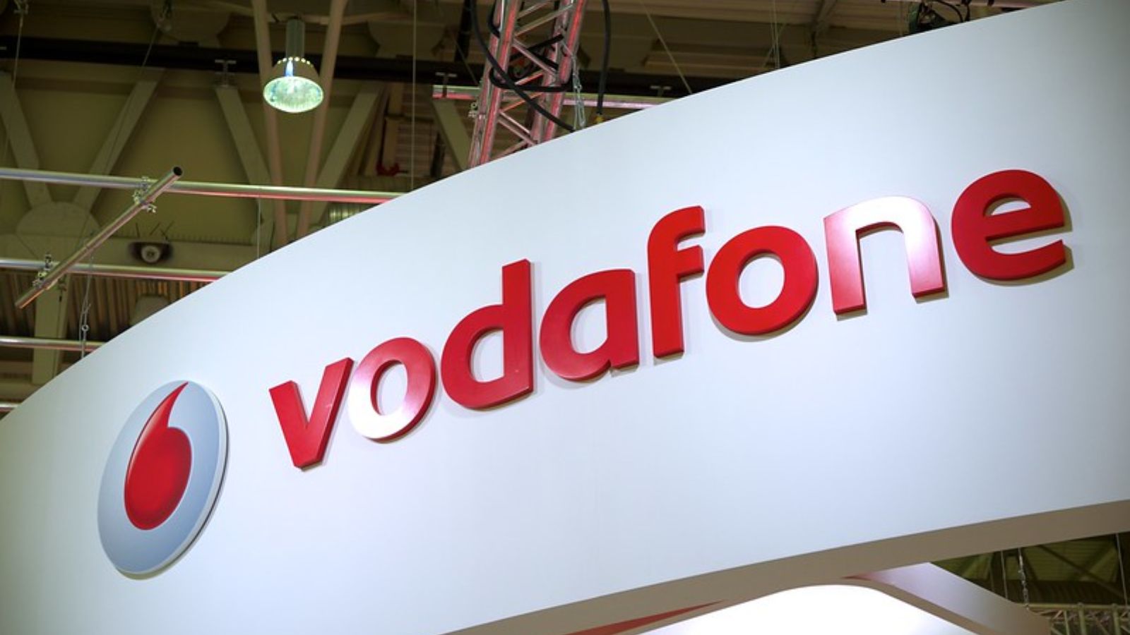 Vodafone: chi si aggiudicherà la fusione con l'operatore? 