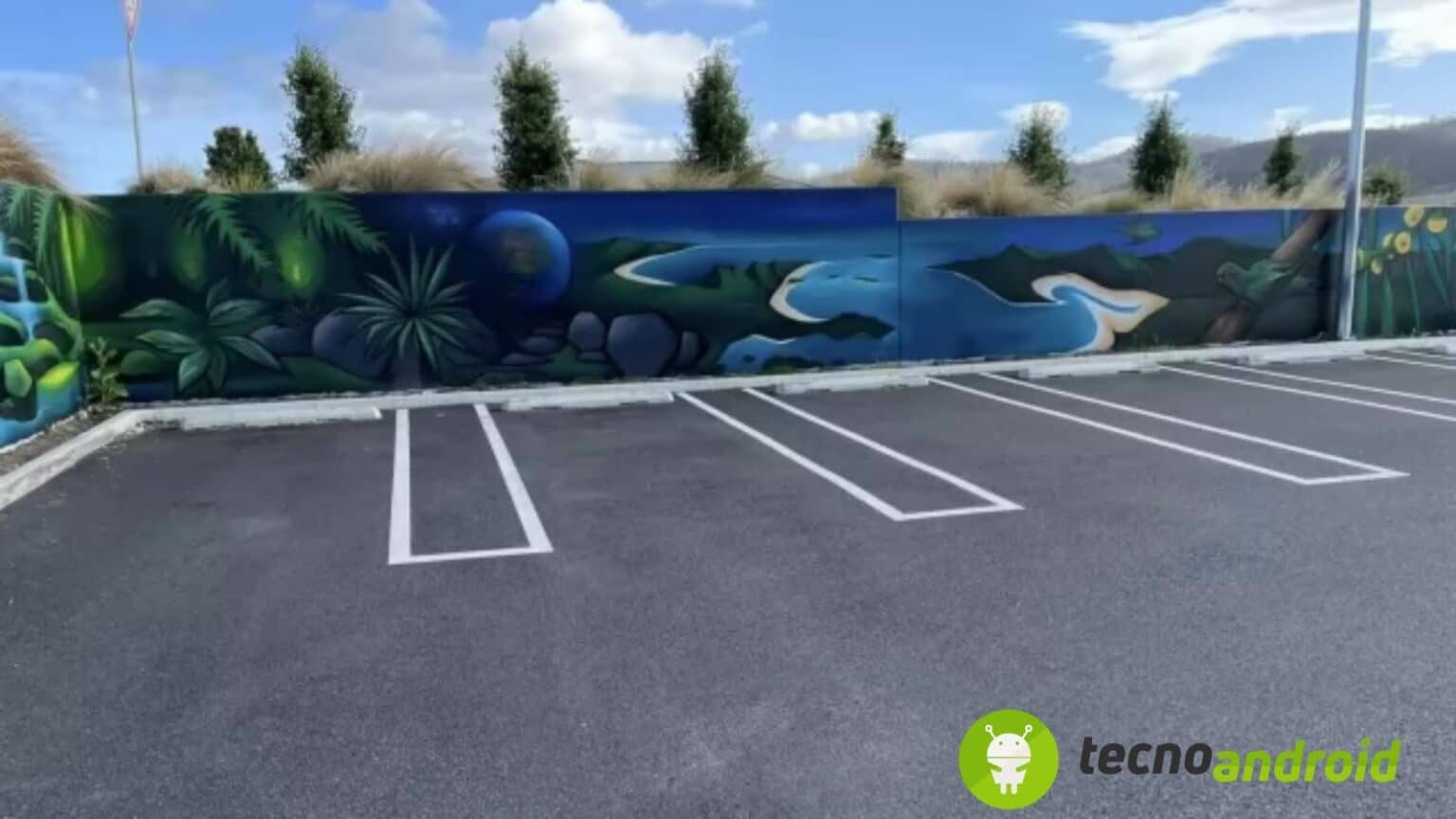 Parcheggio trasformato con due semplici linee in più
