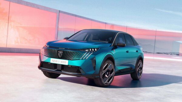 Sperimenta la guida del futuro con Peugeot e l'intelligenza artificiale integrata